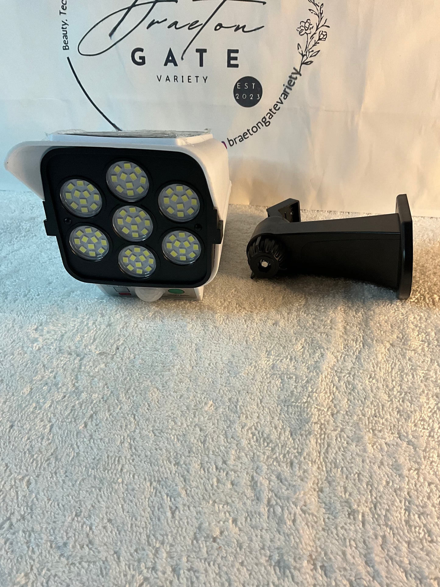 Light Operated Solar Monitoring Lamp