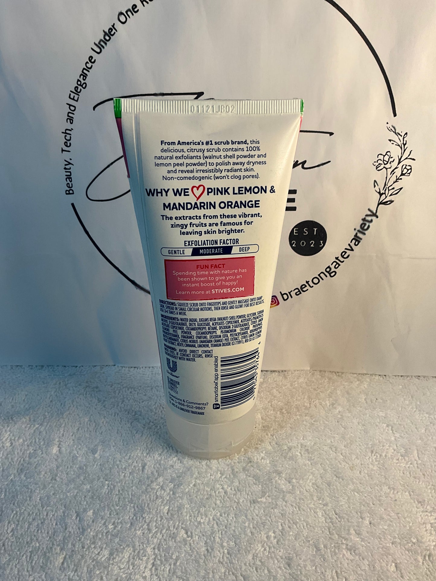 St. Ives Radiant Skin Scrub, 170g